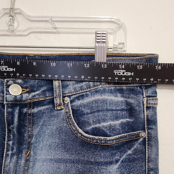 Blue Denim Jeans with Embroidered Leaf Pattern Womens Size 32 - Picture 8 of 11